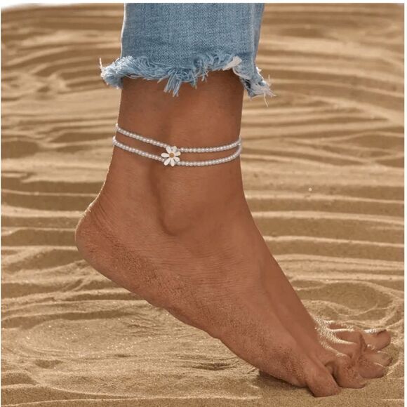 Brand New White Beaded Daisy Anklet - Picture 1 of 3